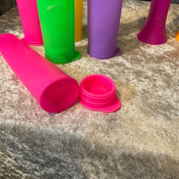Set of 6 Colorful Silicone Popsicle Molds - Picture 3 of 4